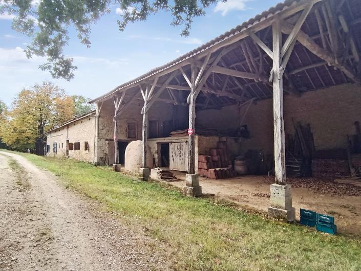 Image No.16-4 Bed Farmhouse for sale