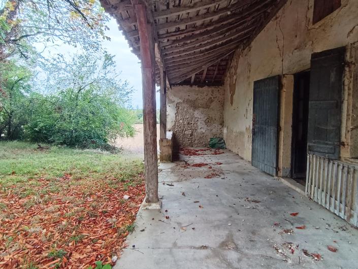Image No.2-4 Bed Farmhouse for sale