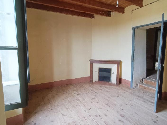 Image No.12-4 Bed Farmhouse for sale