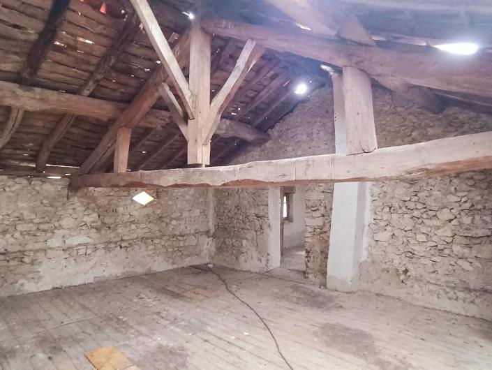 Image No.22-4 Bed Farmhouse for sale