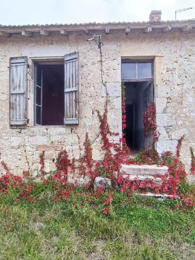 Image No.25-4 Bed Farmhouse for sale