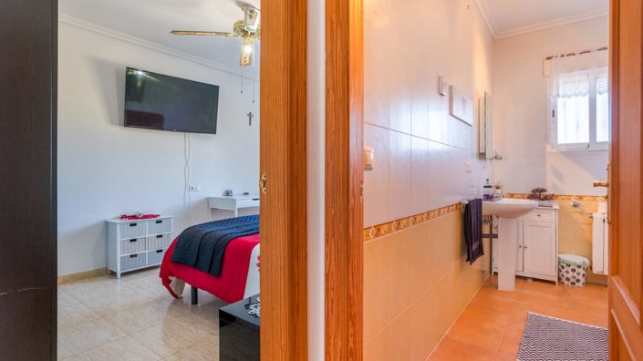 Image No.28-3 Bed Villa for sale