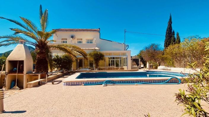 Image No.6-5 Bed Villa for sale