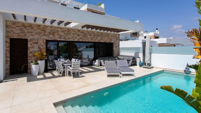 Image No.3-4 Bed Villa for sale