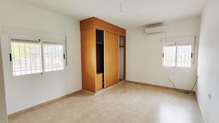 Image No.10-3 Bed Villa for sale