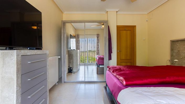 Image No.15-4 Bed Villa for sale