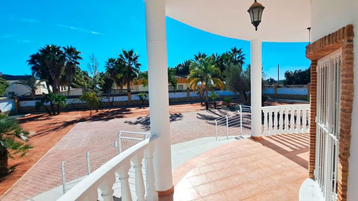 Image No.12-2 Bed Property for sale