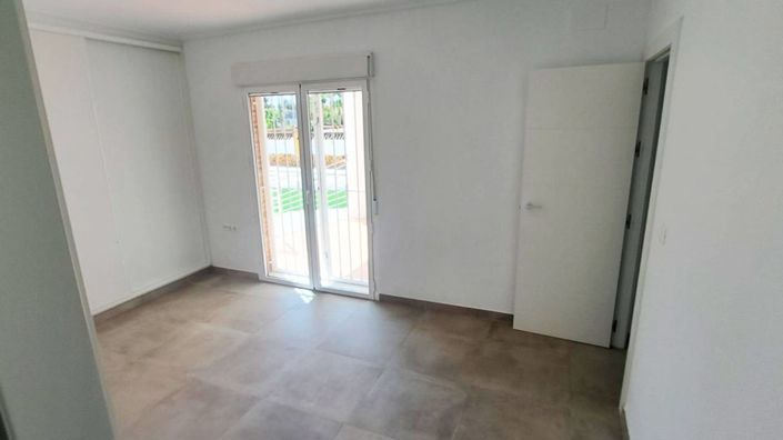 Image No.11-Propriété de 3 chambres à vendre