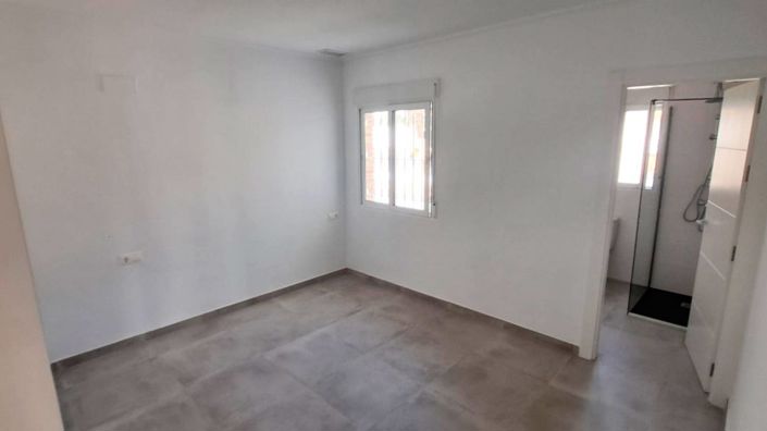 Image No.7-Propriété de 3 chambres à vendre