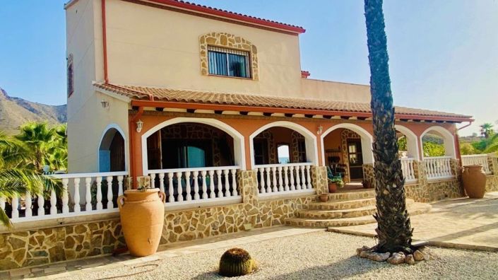 Image No.3-4 Bed Villa for sale