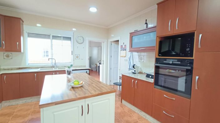 Image No.21-4 Bed Townhouse for sale
