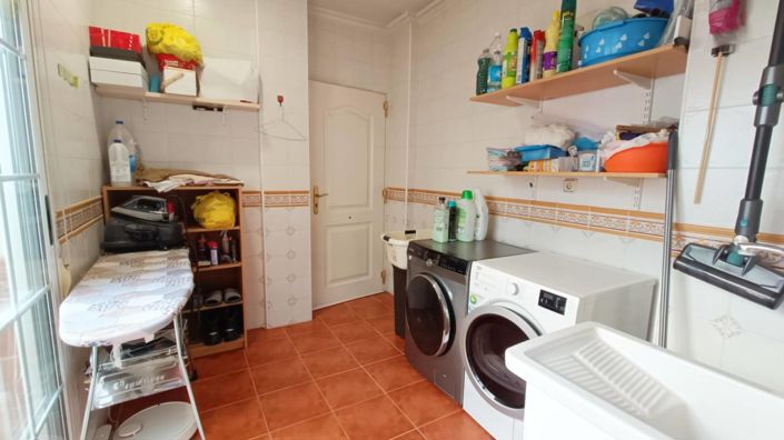 Image No.23-4 Bed Townhouse for sale