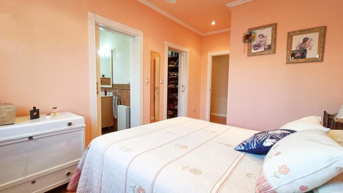 Image No.28-4 Bed Townhouse for sale
