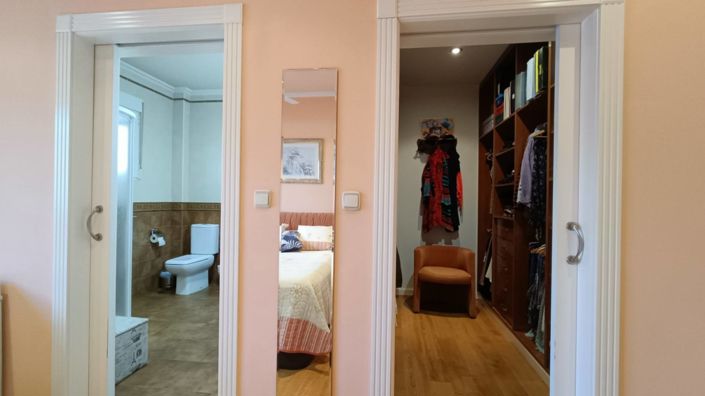 Image No.29-4 Bed Townhouse for sale