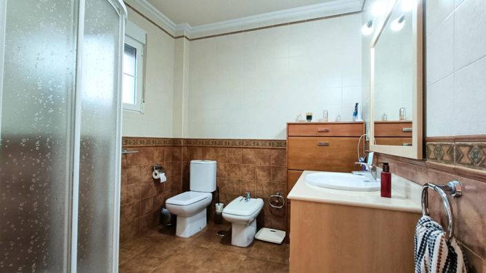 Image No.31-4 Bed Townhouse for sale