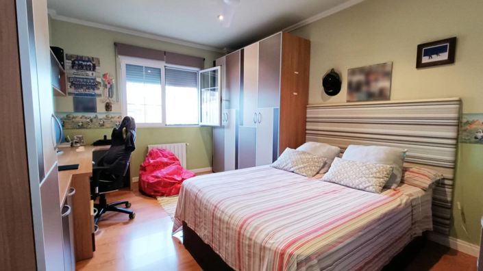Image No.32-4 Bed Townhouse for sale