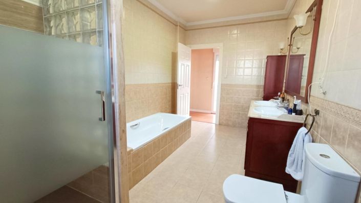 Image No.37-4 Bed Townhouse for sale