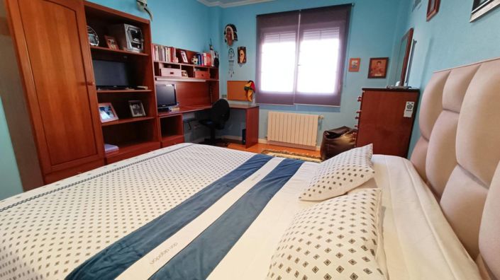 Image No.40-4 Bed Townhouse for sale