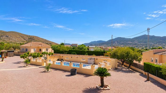 Image No.10-4 Bed Villa for sale