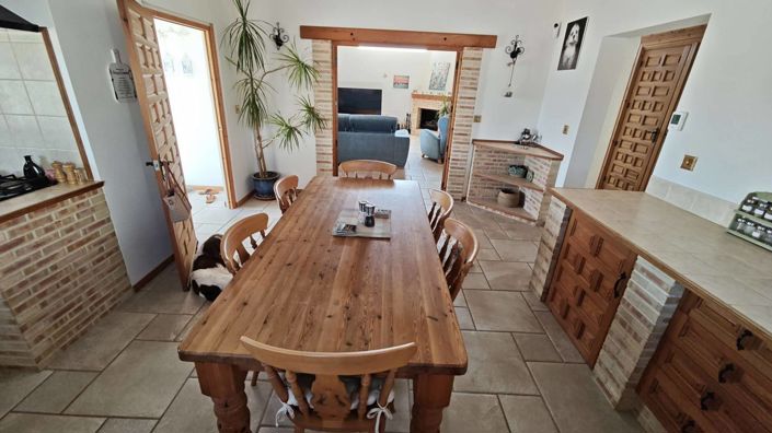 Image No.17-Propriété de 4 chambres à vendre