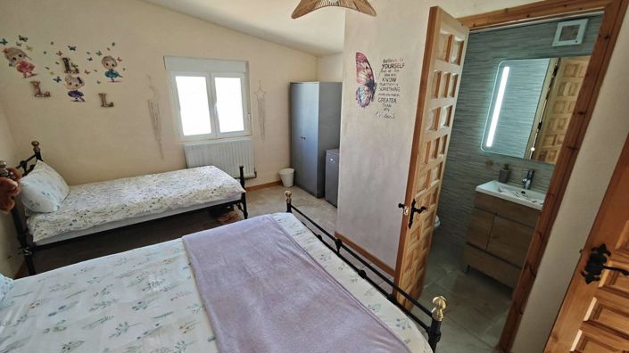 Image No.39-Propriété de 4 chambres à vendre